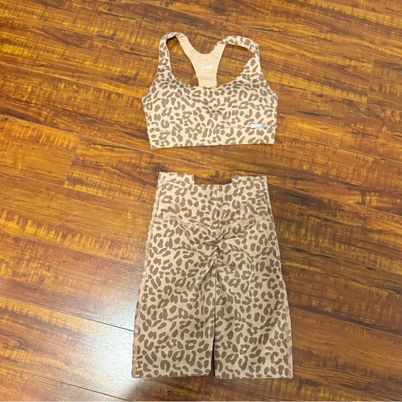 Bombshell Sportswear Tan Cheetah Print Leggings & Bra - Picture 2 of 2